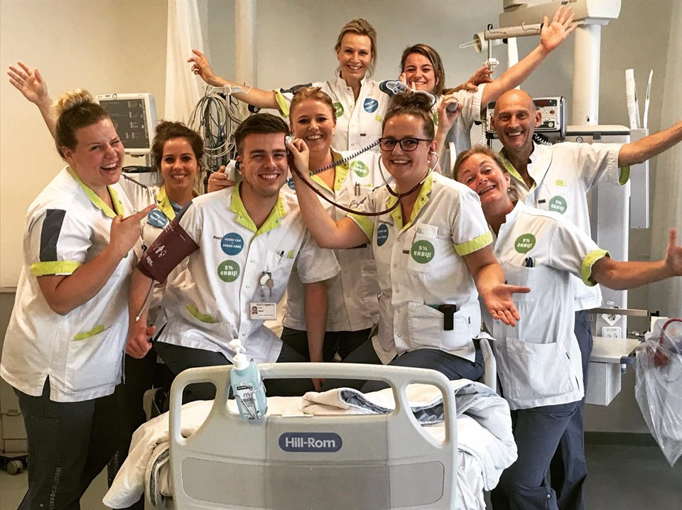 ziekenhuispersoneel in actie